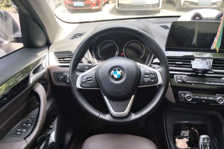 Used BMW X1 2020 sDrive25Li Leading Model Steering Wheel