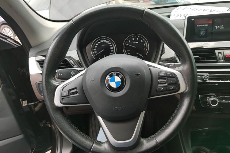 Used BMW X1 2020 sDrive20Li Fashion Model Steering Wheel
