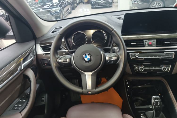 Used BMW X1 2020 xDrive25Li Luxury Edition Steering Wheel