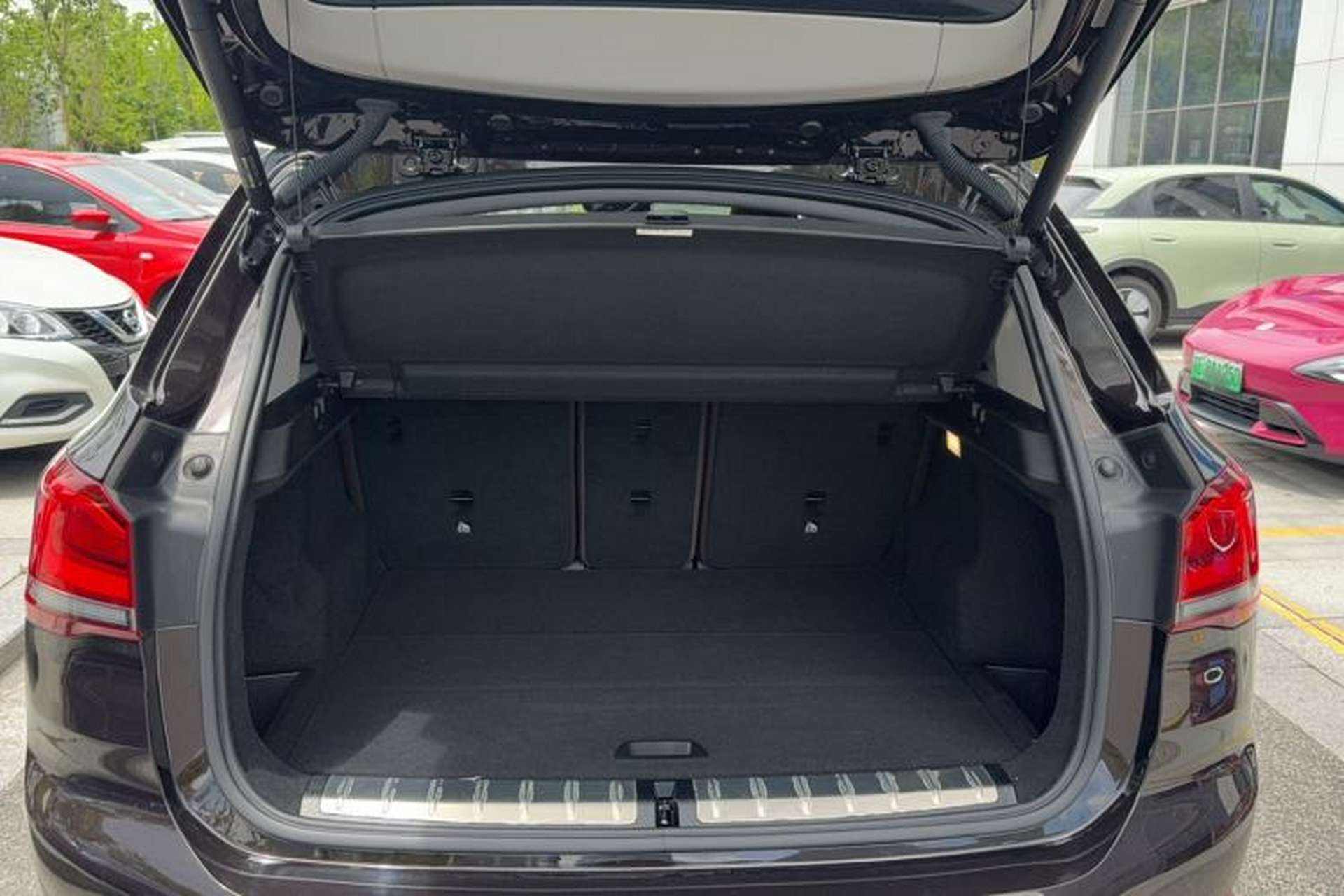 Used BMW X1 2020 sDrive25Li Leading Model Trunk