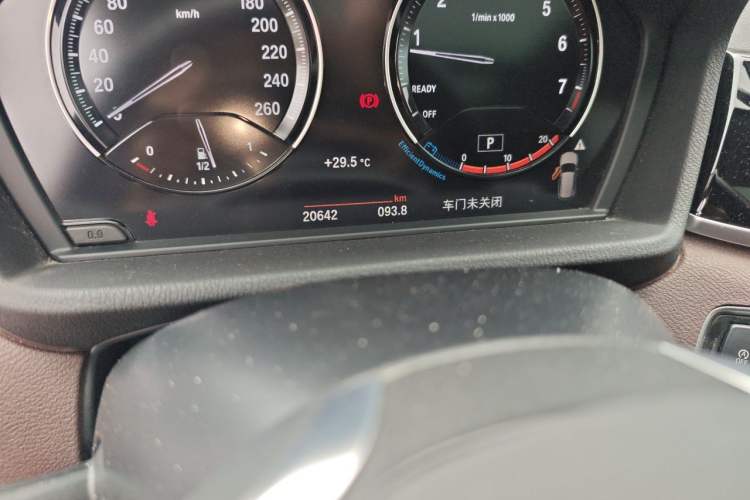 Used BMW X1 2020 sDrive25Li Leading Model Odometer Close Up