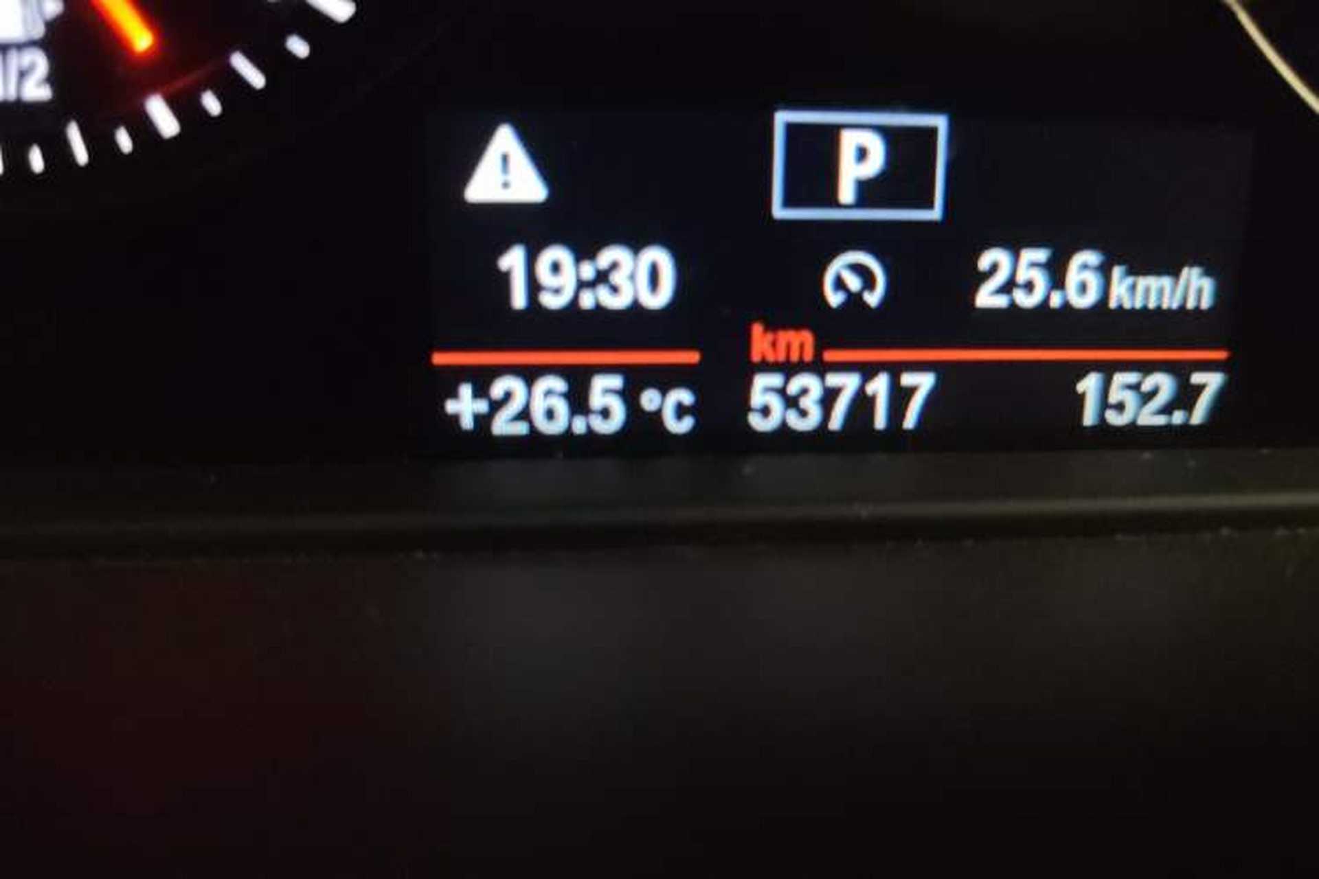 Used BMW X1 2020 sDrive20Li Fashion Model Odometer Close Up