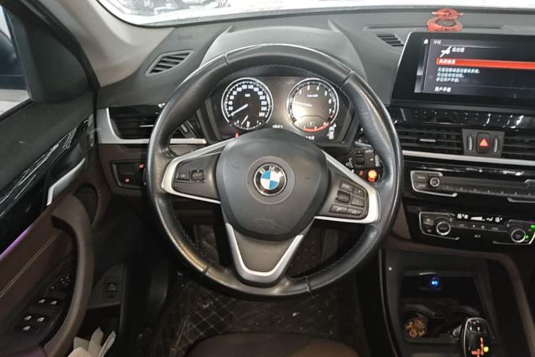 Used BMW X1 2020 sDrive25Li Leading Model Steering Wheel