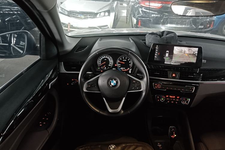 Used BMW X1 2020 sDrive25Li Leading Model Steering Wheel