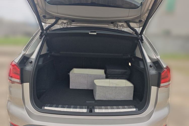 Used BMW X1 2020 sDrive25Li Leading Model Trunk