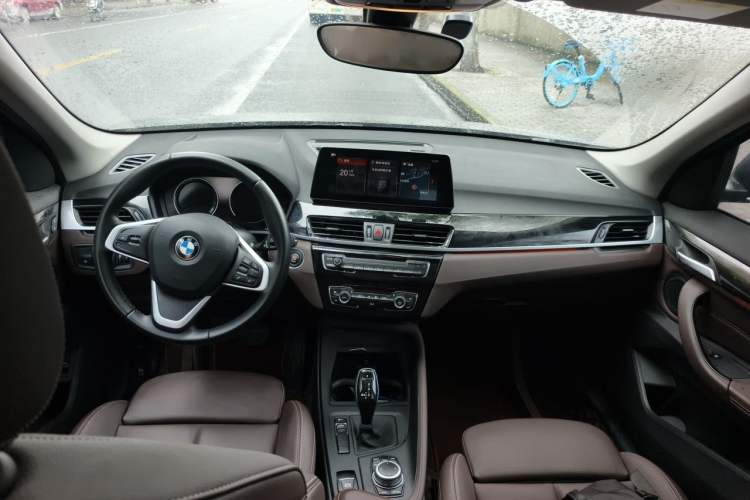 Used BMW X1 2020 sDrive25Li Leading Model Center Console