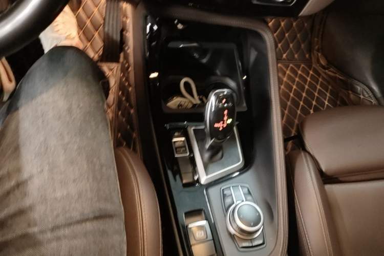 Used BMW X1 2020 sDrive20Li Premium Edition Gear Lever