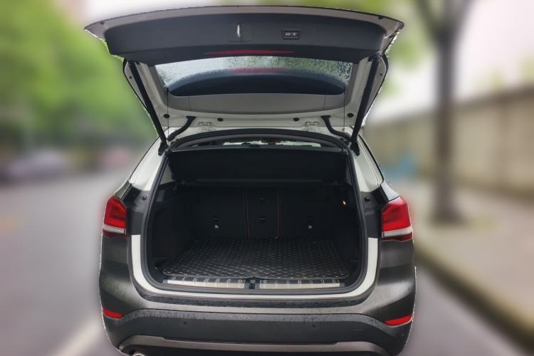 Used BMW X1 2020 sDrive25Li Leading Model Trunk