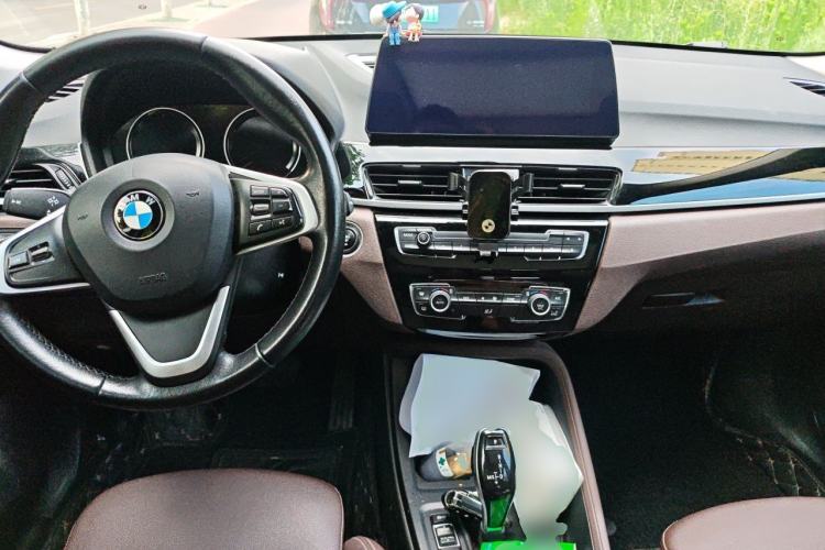 Used BMW X1 2020 sDrive25Li Leading Model Center Console