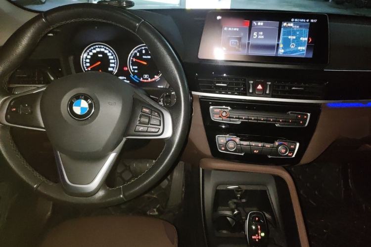 Used BMW X1 2020 sDrive25Li Leading Model Center Console