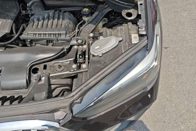 Used BMW X1 2020 sDrive25Li Leading Model Engine Bay Left