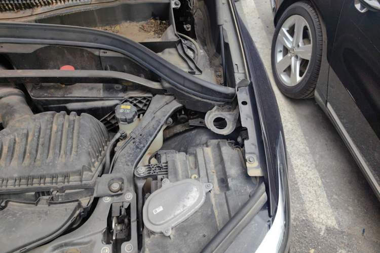 Used BMW X1 2020 sDrive20Li Fashion Model Engine Bay Left