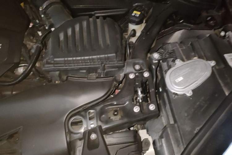 Used BMW X1 2020 sDrive25Li Leading Model Engine Bay Left