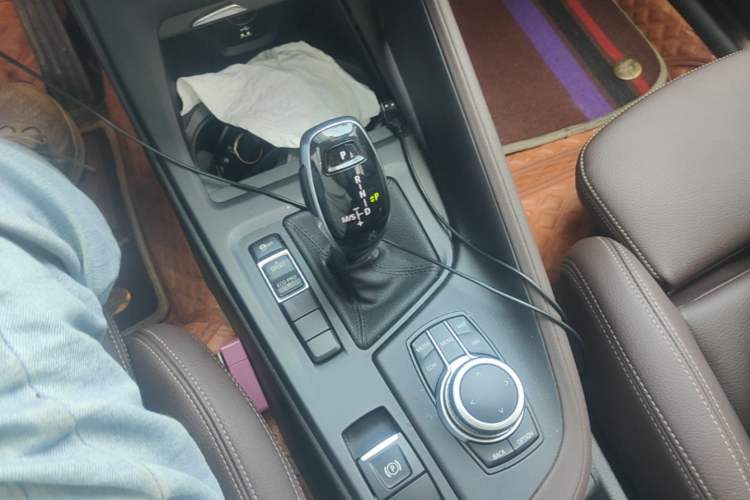 Used BMW X1 2020 sDrive25Li Leading Model Gear Lever