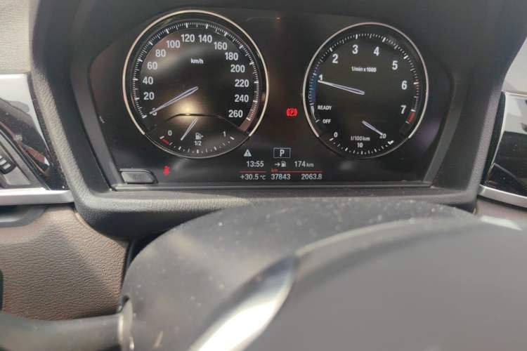 Used BMW X1 2020 sDrive20Li Fashion Model Odometer Close Up