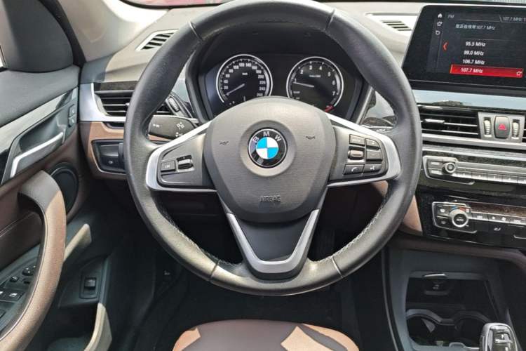 Used BMW X1 2020 sDrive25Li Leading Model Steering Wheel