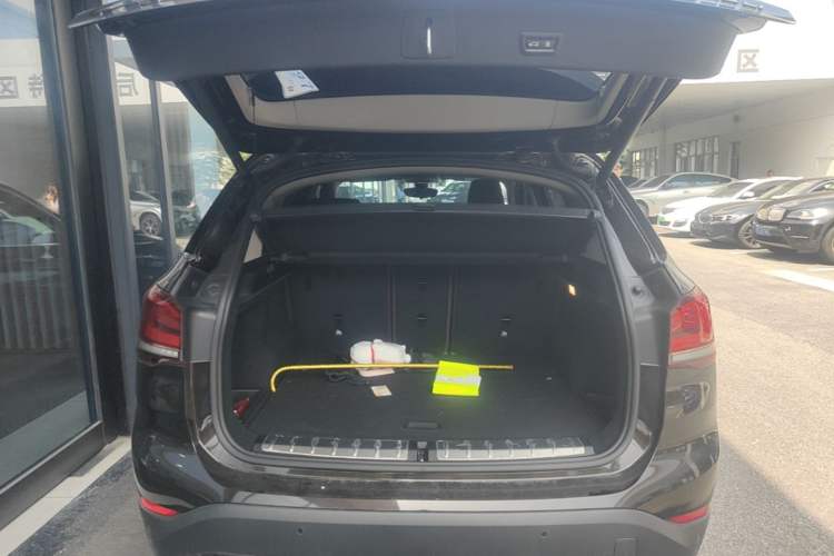 Used BMW X1 2020 sDrive25Li Leading Model Trunk