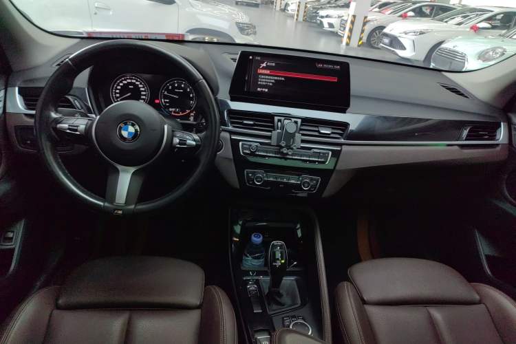 Used BMW X1 2020 sDrive20Li Premium Edition Center Console