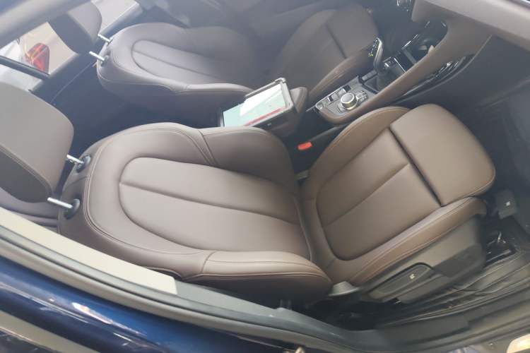 Used BMW X1 2020 sDrive20Li Premium Edition Right Front Seat