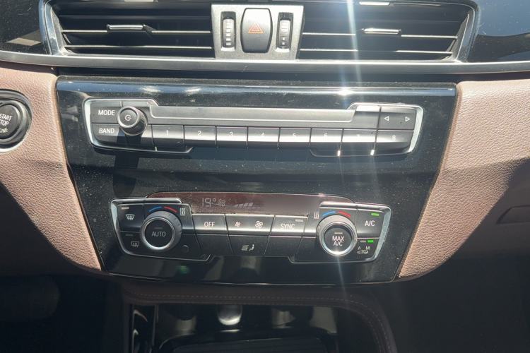 Used BMW X1 2020 sDrive20Li Premium Edition Audio And AC Panel