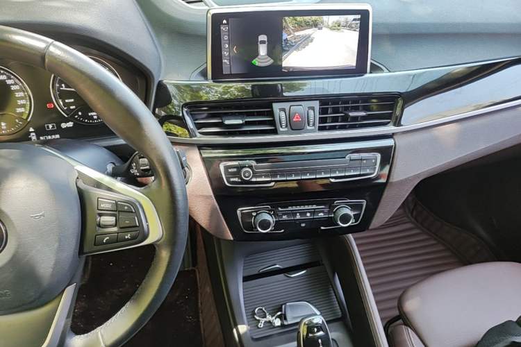 Used BMW X1 2020 sDrive20Li Fashion Model Audio And AC Panel