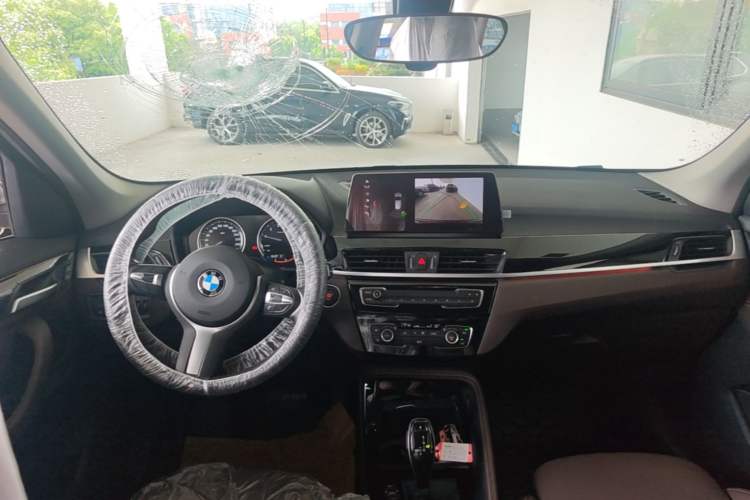Used BMW X1 2020 sDrive20Li Premium Edition Center Console