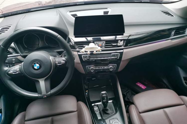 Used BMW X1 2020 sDrive20Li Premium Edition Center Console
