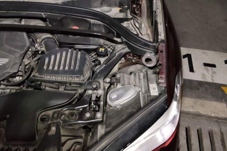 Used BMW X1 2020 sDrive20Li Premium Edition Engine Bay Left