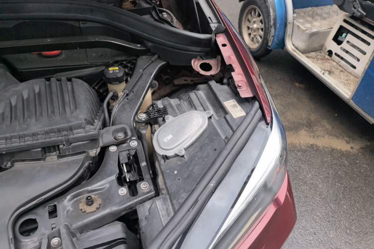 Used BMW X1 2020 sDrive20Li Fashion Model Engine Bay Left