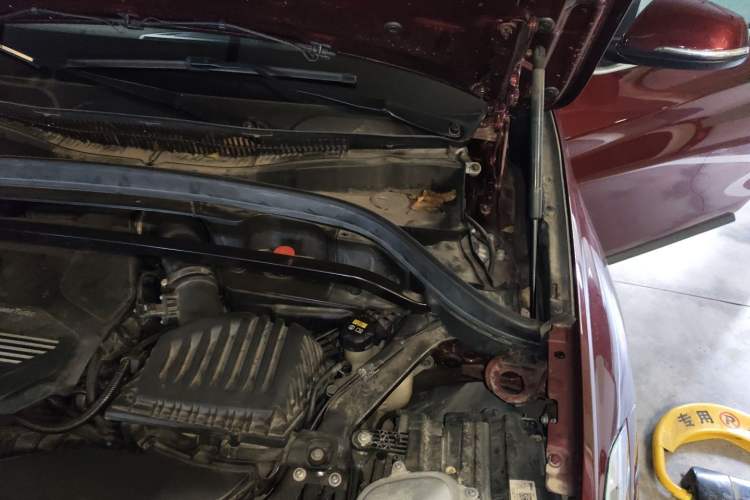Used BMW X1 2020 xDrive25Li Luxury Edition Engine Bay Left