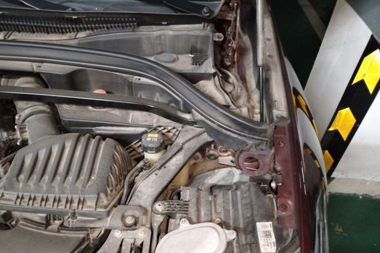 Used BMW X1 2020 sDrive20Li Premium Edition Engine Bay Left