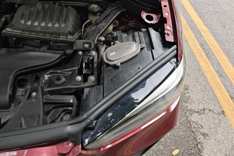 Used BMW X1 2020 sDrive20Li Premium Edition Engine Bay Left