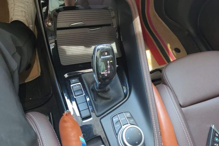 Used BMW X1 2020 sDrive20Li Premium Edition Gear Lever