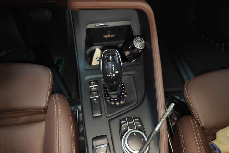 Used BMW X1 2020 sDrive25Li Leading Model Gear Lever