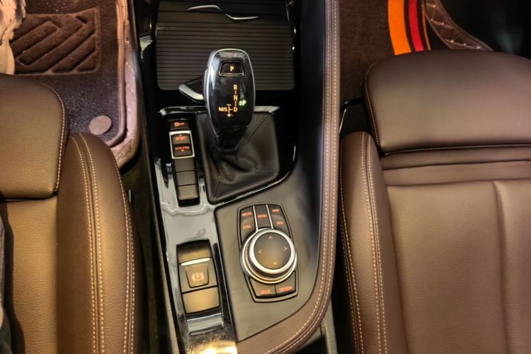 Used BMW X1 2020 sDrive20Li Premium Edition Gear Lever