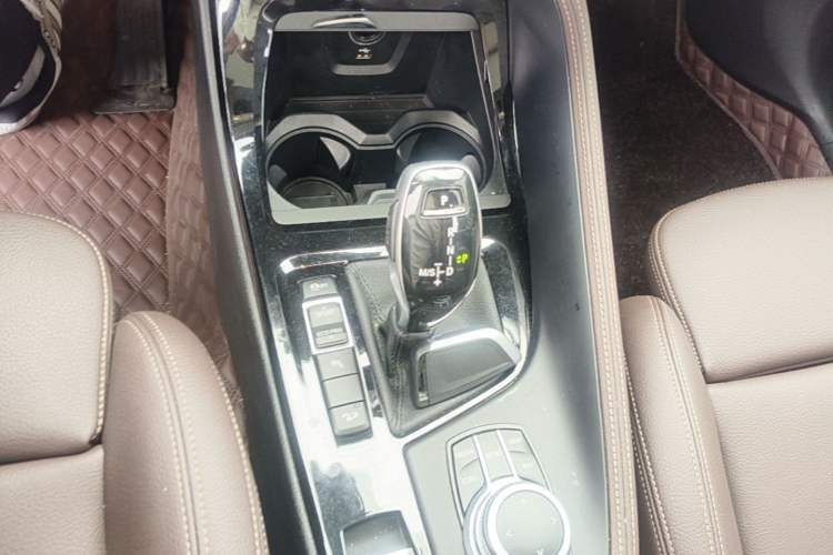 Used BMW X1 2020 xDrive25Li Luxury Edition Gear Lever