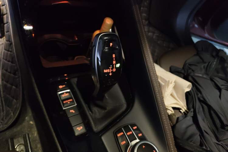 Used BMW X1 2020 xDrive25Li Luxury Edition Gear Lever