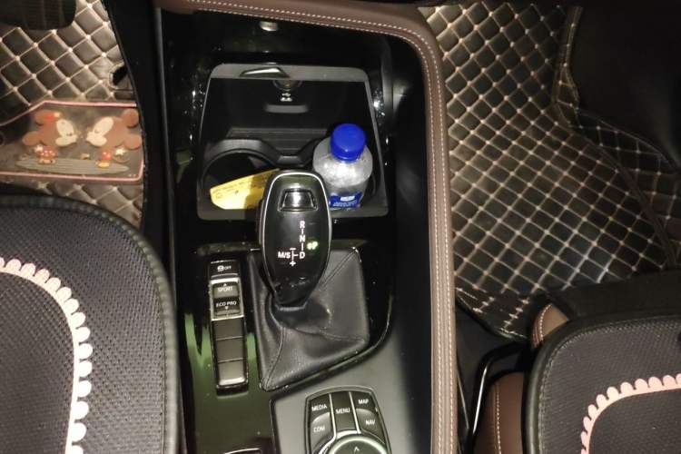 Used BMW X1 2020 sDrive20Li Premium Edition Gear Lever