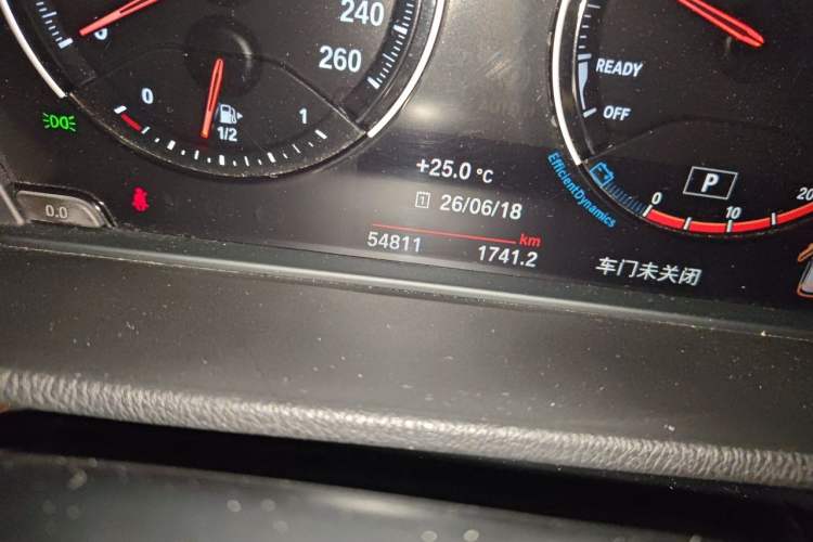 Used BMW X1 2020 sDrive25Li Leading Model Odometer Close Up