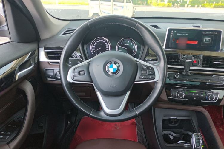 Used BMW X1 2020 sDrive20Li Fashion Model Steering Wheel