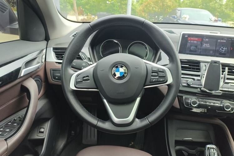 Used BMW X1 2020 sDrive20Li Fashion Model Steering Wheel