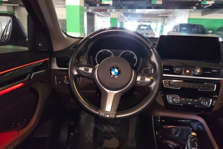Used BMW X1 2020 xDrive25Li Luxury Edition Steering Wheel