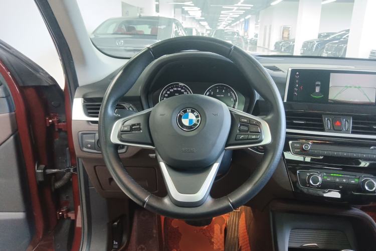 Used BMW X1 2020 sDrive20Li Fashion Model Steering Wheel