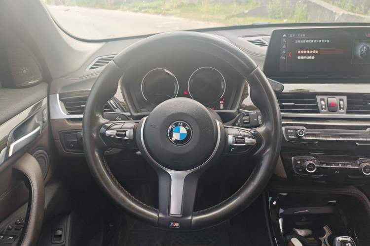 Used BMW X1 2020 xDrive25Li Luxury Edition Steering Wheel