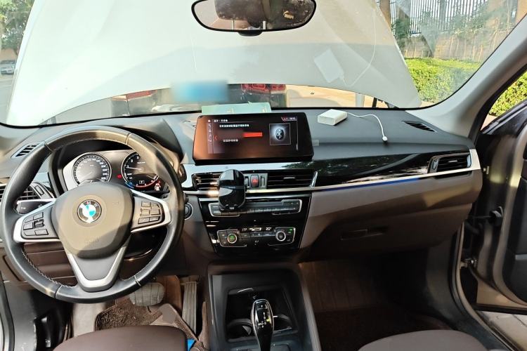 Used BMW X1 2020 sDrive25Li Leading Model Center Console
