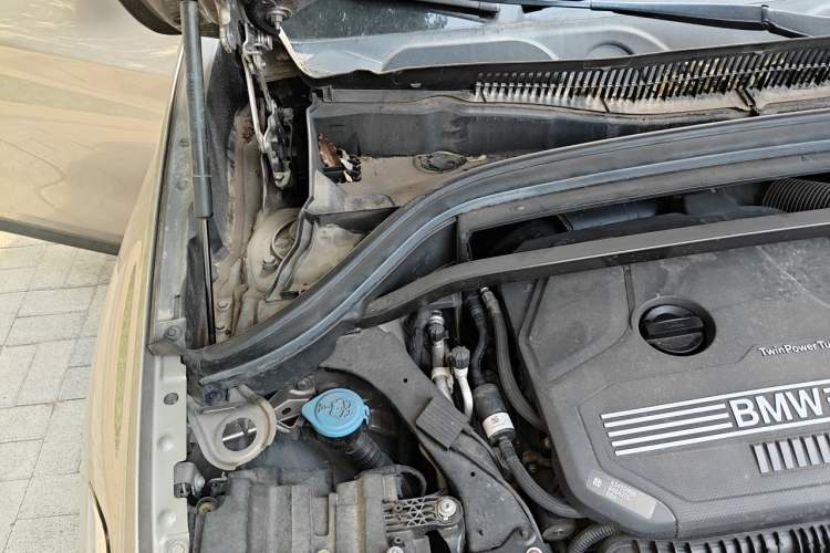 Used BMW X1 2020 sDrive25Li Leading Model Engine Bay Right