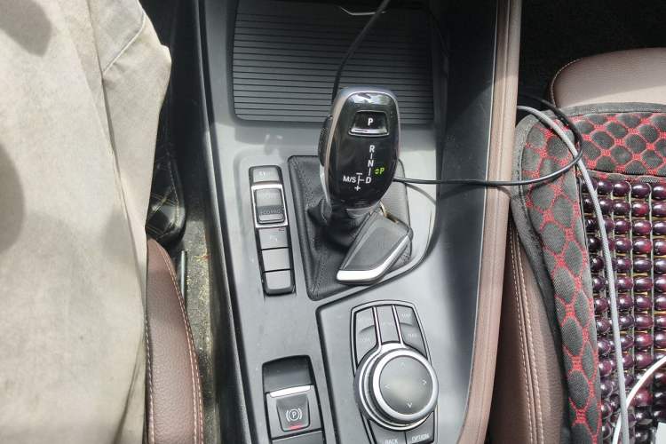 Used BMW X1 2020 sDrive25Li Leading Model Gear Lever