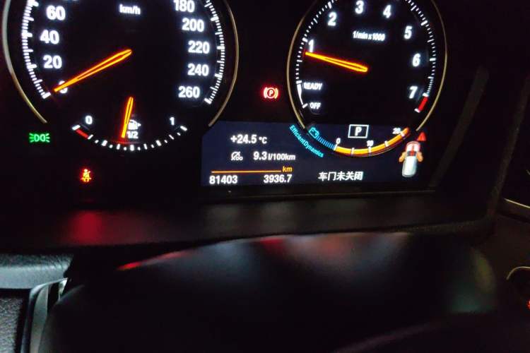 Used BMW X1 2020 sDrive25Li Leading Model Odometer Close Up