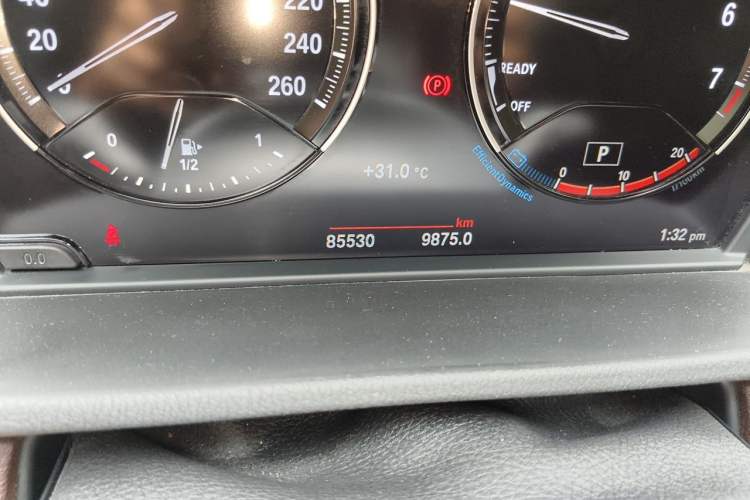 Used BMW X1 2020 sDrive25Li Leading Model Odometer Close Up
