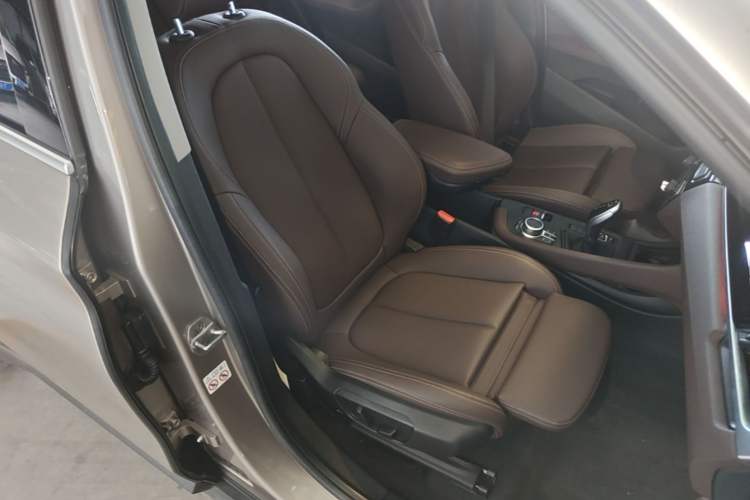 Used BMW X1 2020 sDrive25Li Leading Model Right Front Seat